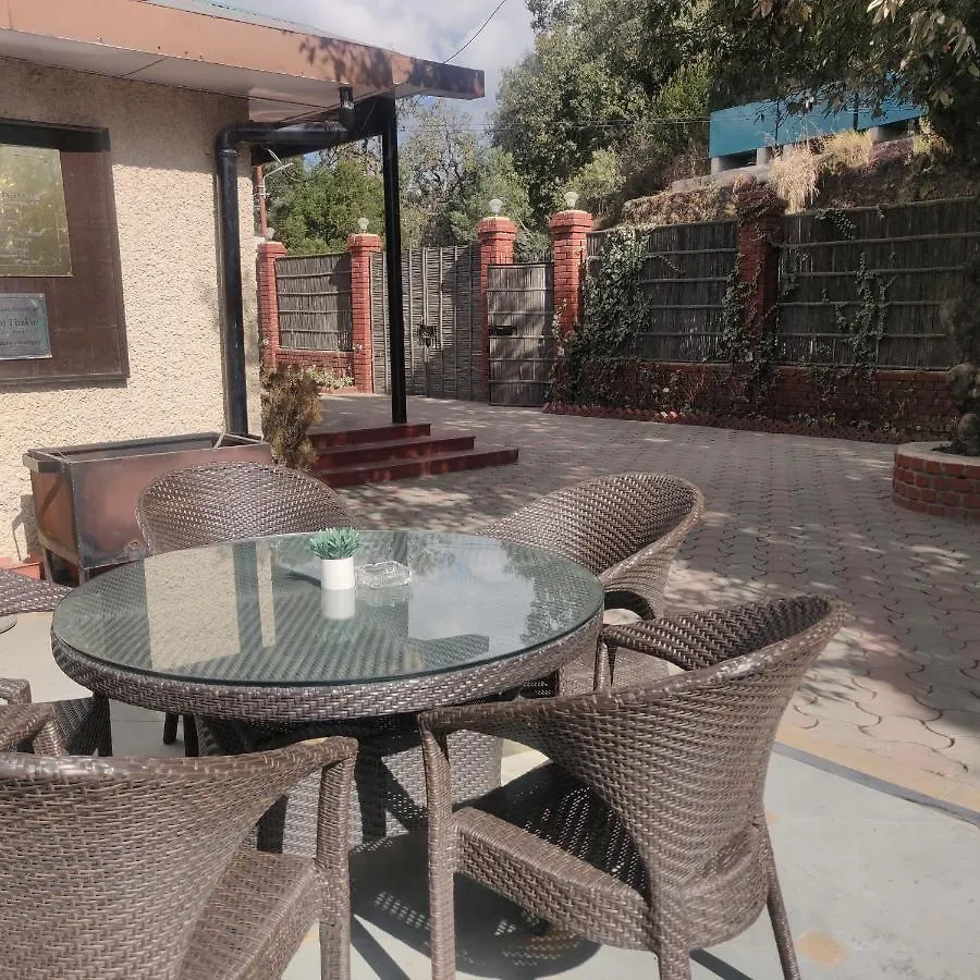 The Oaktree House Hotell Shimla 3*,