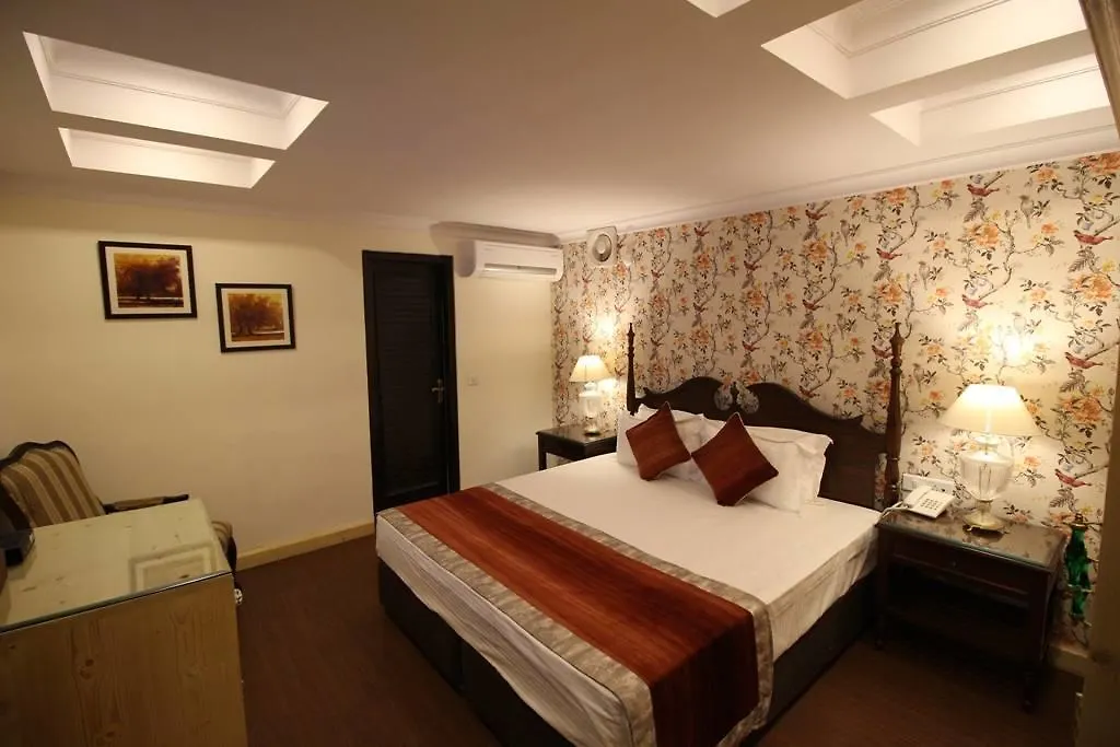 The Oaktree House Hotel Shimla